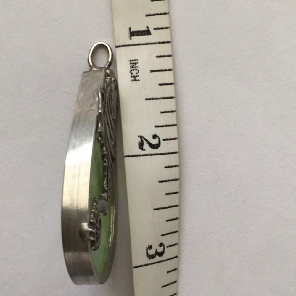 Pewter & Green Glass Seahorse Pendant - Picture 3 of 3
